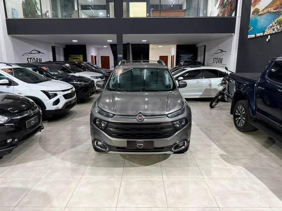 FIAT TORO 2.0 16V TURBO DIESEL FREEDOM 4WD AT9 FIAT TORO 2.0 16V TURBO DIESEL FREEDOM 4WD AT9